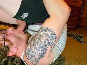 Suce ma propre bite dans ma position préférée