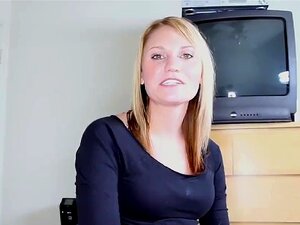 Une amateur reçoit une éjaculation faciale en POV