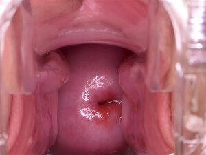 Fantastique tchèque se fait écarter la chatte rasée et pousse un