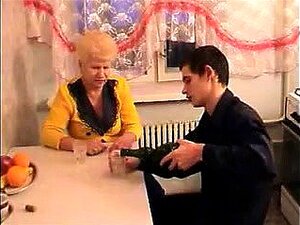 Femme mature et jeune gars (titre danois) 20