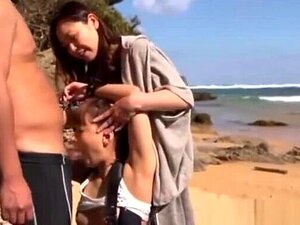 La célébrité céleste orientale Yukiko Suo se fait baiser durement