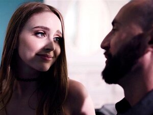 L'oncle par alliance dégueulasse a mis sa bite dans la nièce par