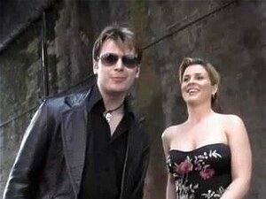 La salope britannique Isabel Ice paie pour se faire baiser le cul