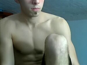 Des mecs hétéros montrant leurs pieds sur webcam