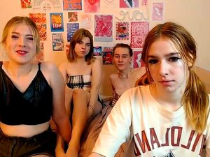 Regardez ces beautés amateur s'amuser sur webcam avec un sexe de