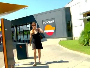 Verführerisches Französisch-Spanisches Babe wird mitgenommen und
