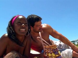 Laissez-vous séduire par le charme envoûtant d'une magnifique