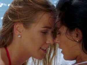 VIXEN - 2 meilleurs alliés lâchés en vacances