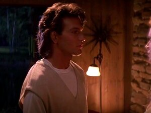 Laura Albert, Kelly Lynch, Julie Michaels dans Road House (1989).