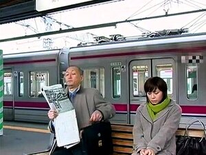 Une idole japonaise se fait baiser hardcore très mignonne
