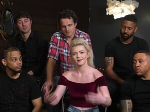 Gang anal blond lié baisé par d'énormes bites