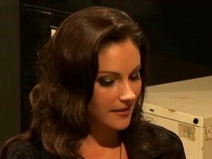 Samantha Ryan baisée par son patron