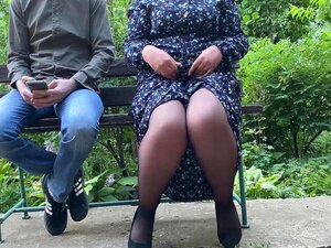 Ma belle-mère glamour aux fesses rebondies que j'aimerais baiser