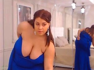 Femme À Gros Seins
