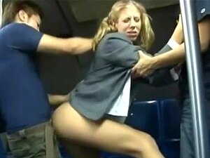 Étudiante blanche se fait remplir de sperme dans le métro de Tokyo !