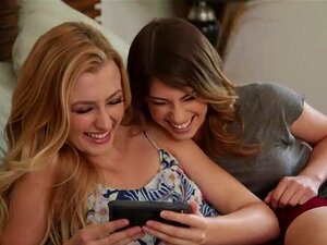 Regardez les nouvelles lesbiennes Alexa Grace et Kristen Scott