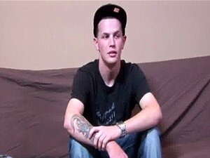 Vidéo gay se branlant à un rythme brutal, Anthony a joué avec le