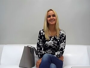 Découvrez le voyage séduisant de l'amateur Veronika lors de sa
