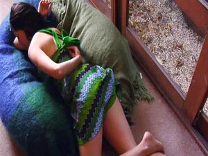 Une MILF britannique profite d'une séance d'auto masturbation