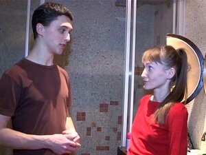 Son copain qui a vendu cette beauté mignonne à rich strang. Son