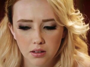 Girlsway éjacule et transmission en ciseaux