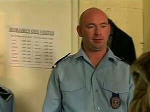 Baisée par des flics... F70,