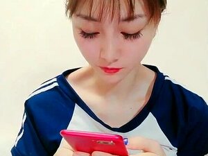 Show de masturbation d'une mignonne cam chinoise