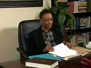 Une travailleuse arrange les choses avec son patron, Elexis Monroe