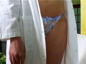 Blonde en entretien d'embauche d'infirmière baisée dans les trois