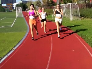 Les incroyables pornstars Silvie Deluxe et Lindsey Olsen dans des