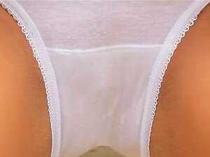Douche sans fin sortant de la chatte
