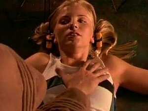 Ashley Fires nue dans The Halfway House