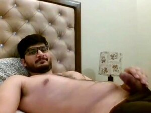 Guy lahore pakistan, un mec desi se branle sa grosse bite devant la
