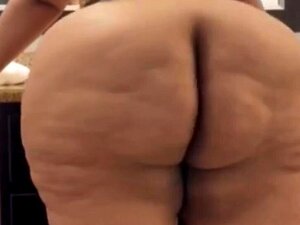 Tout ce cul depuis des mois !!!. Regarde tout ce cul pendant des mois
