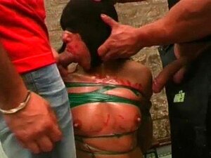 Grosse salope mature profite d'un esclavage brutal