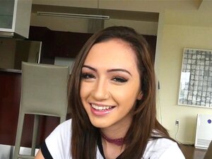 La belle-fille amateur se frotte. La belle-fille amatrice en POV se