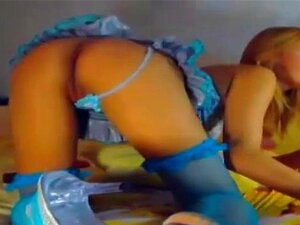 Sexy blonde webcam anale