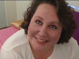 Grosse nana se fait bien baiser. Homme ébène bourre des trous de