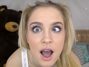Cette fille avec des nattes aime le sexe anal dans toutes les poses