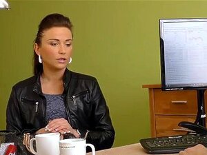 LOAN4K. La coquine Frances passe un casting porno spécial dans une