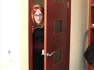 Une maman russe ne surprend pas son beau-fils en train de se masturber