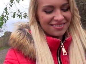 Agent public ça ne dérange pas de se faire clouer. Agent public en