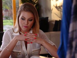 Dyked - Chaude patronne lesbienne, ciseaux chaude