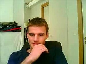Garçon gay avec une bite non circoncise sur webcam, je joue avec ma