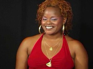 Babe noire attachée et cannée