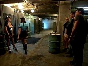 Partouze - Échange de couples en prison