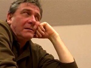 Holly Michaels éjaculation Il devrait être plus sociable, et elle a