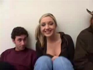 Nutrition De Blonde Sexy Avec Éjaculation