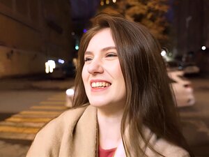 Ramassé une mignonne dans la rue et l'a frappée dans un dortoir