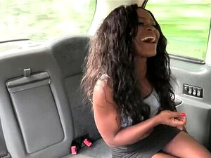 FakeTaxi Un super corps et un cul qui se fend